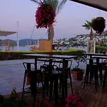 Buk Beach Club 宾馆
