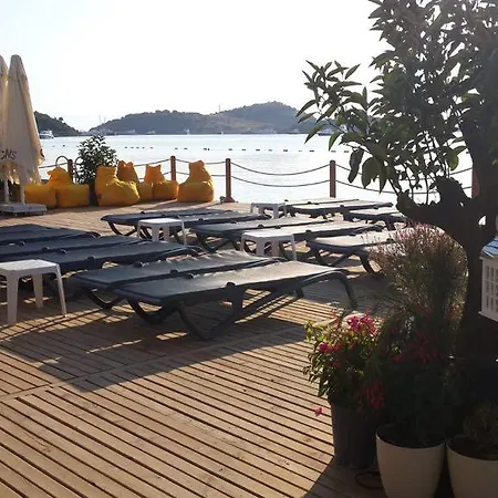 Buk Beach Club 古托克布库