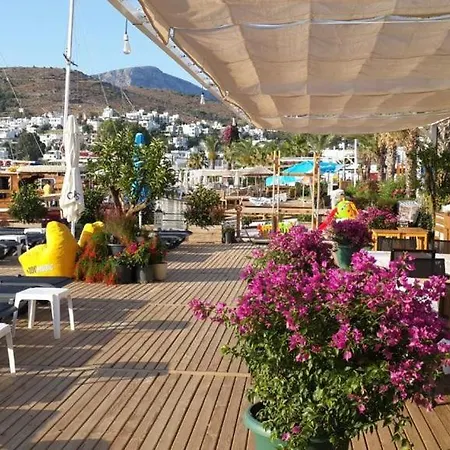 Buk Beach Club * 古托克布库